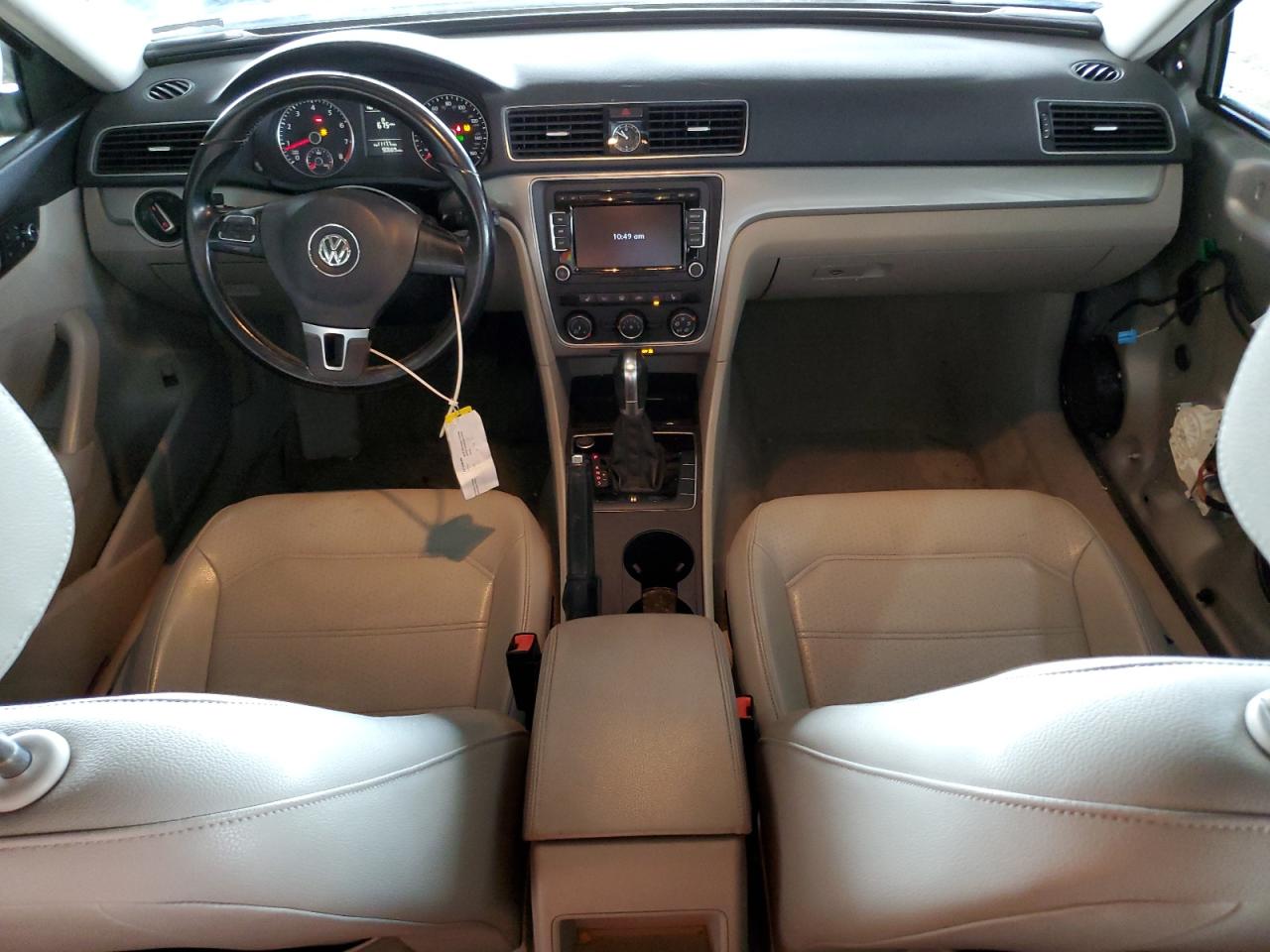 2015 Volkswagen Passat - Image 8