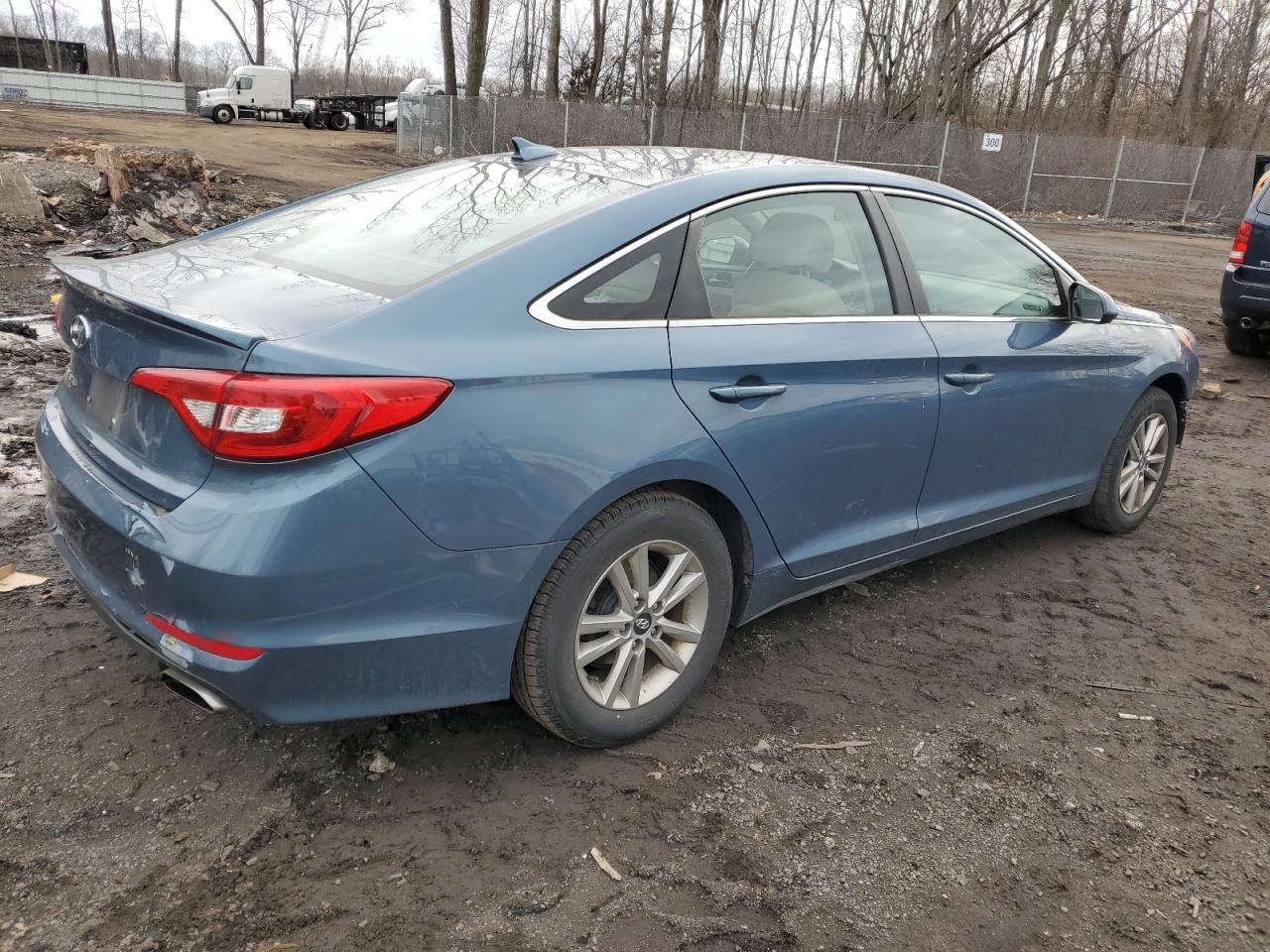 2016 Hyundai Sonata - Image 3