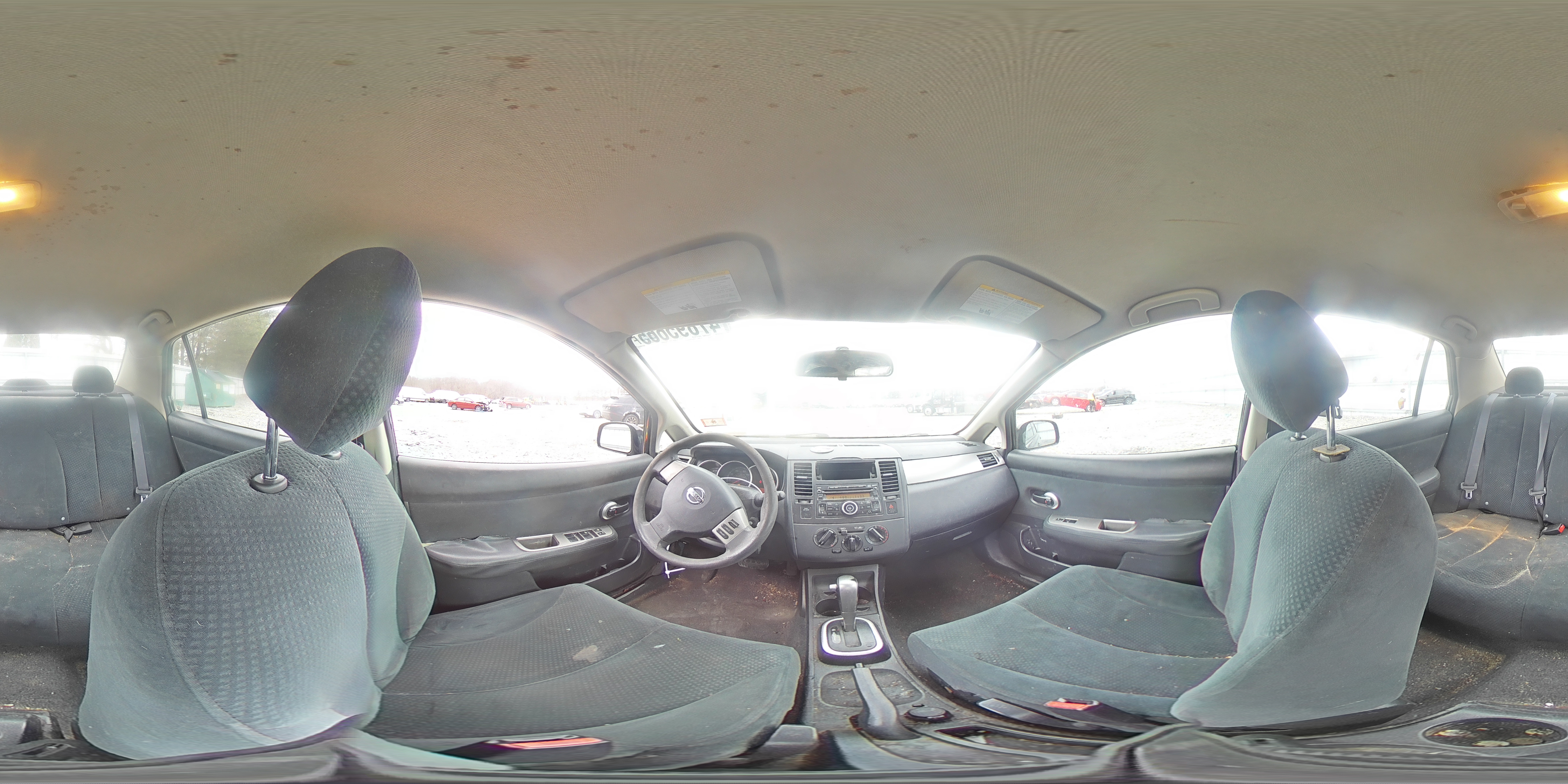 2011 Nissan Versa - Image 13