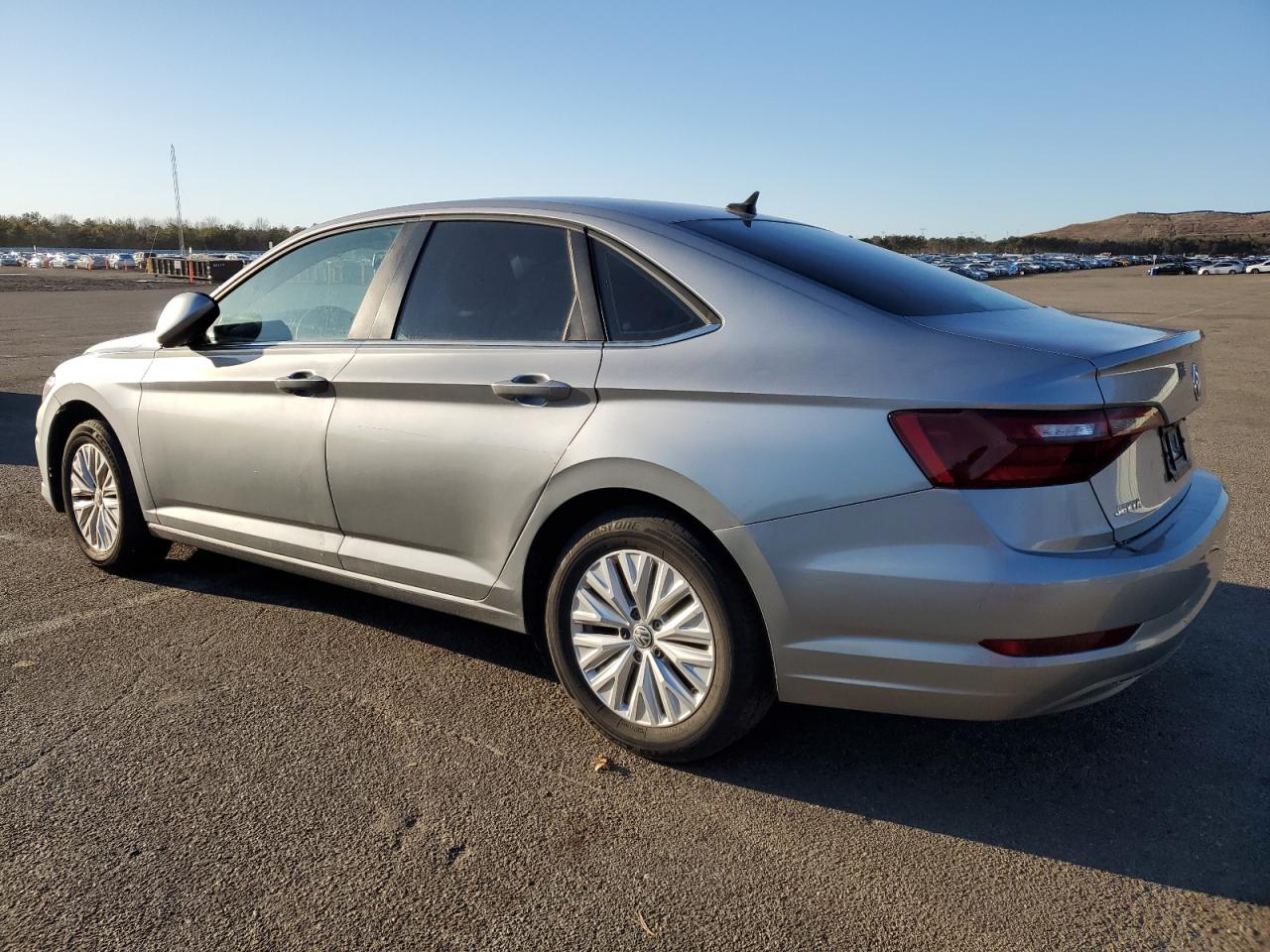 2020 Volkswagen Jetta - Image 2