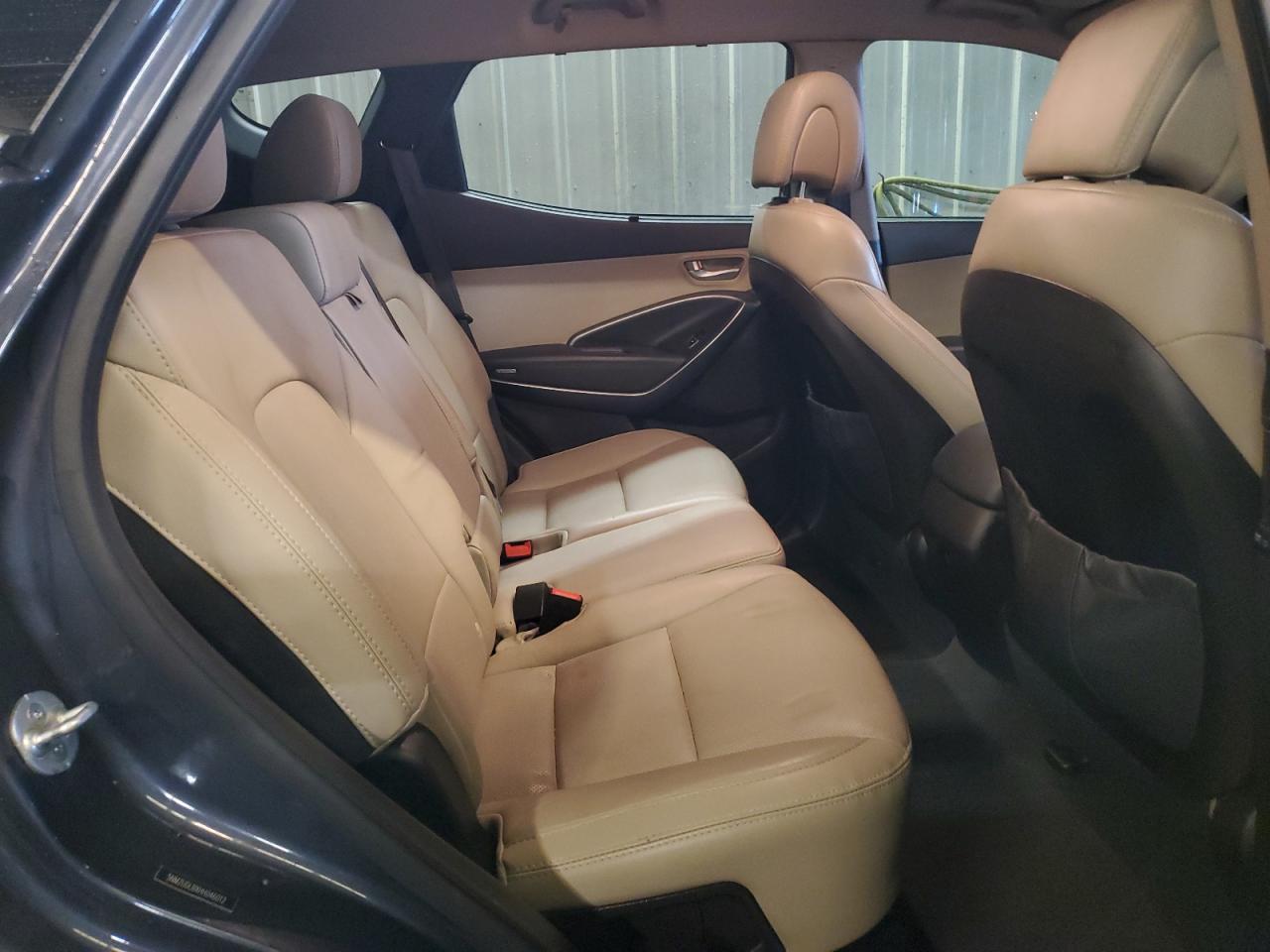 2017 Hyundai Santa Fe - Image 12