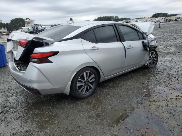  NISSAN VERSA 2021 Srebrny
