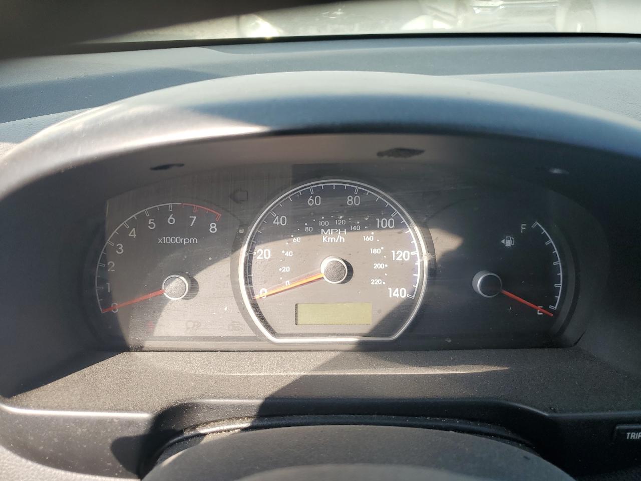 2010 Hyundai Elantra - Image 9