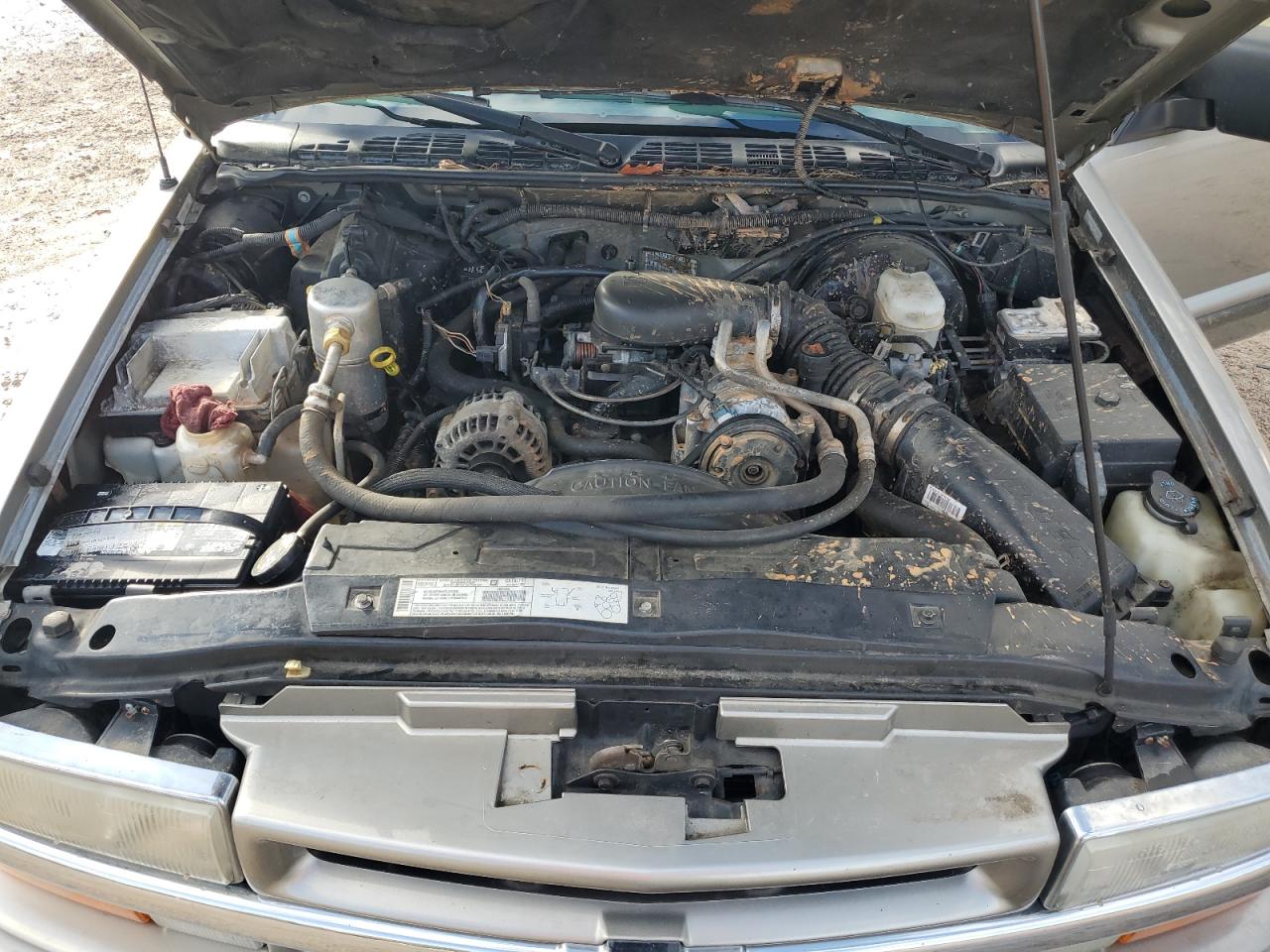 2003 Chevrolet S-10 Pickup - Image 12