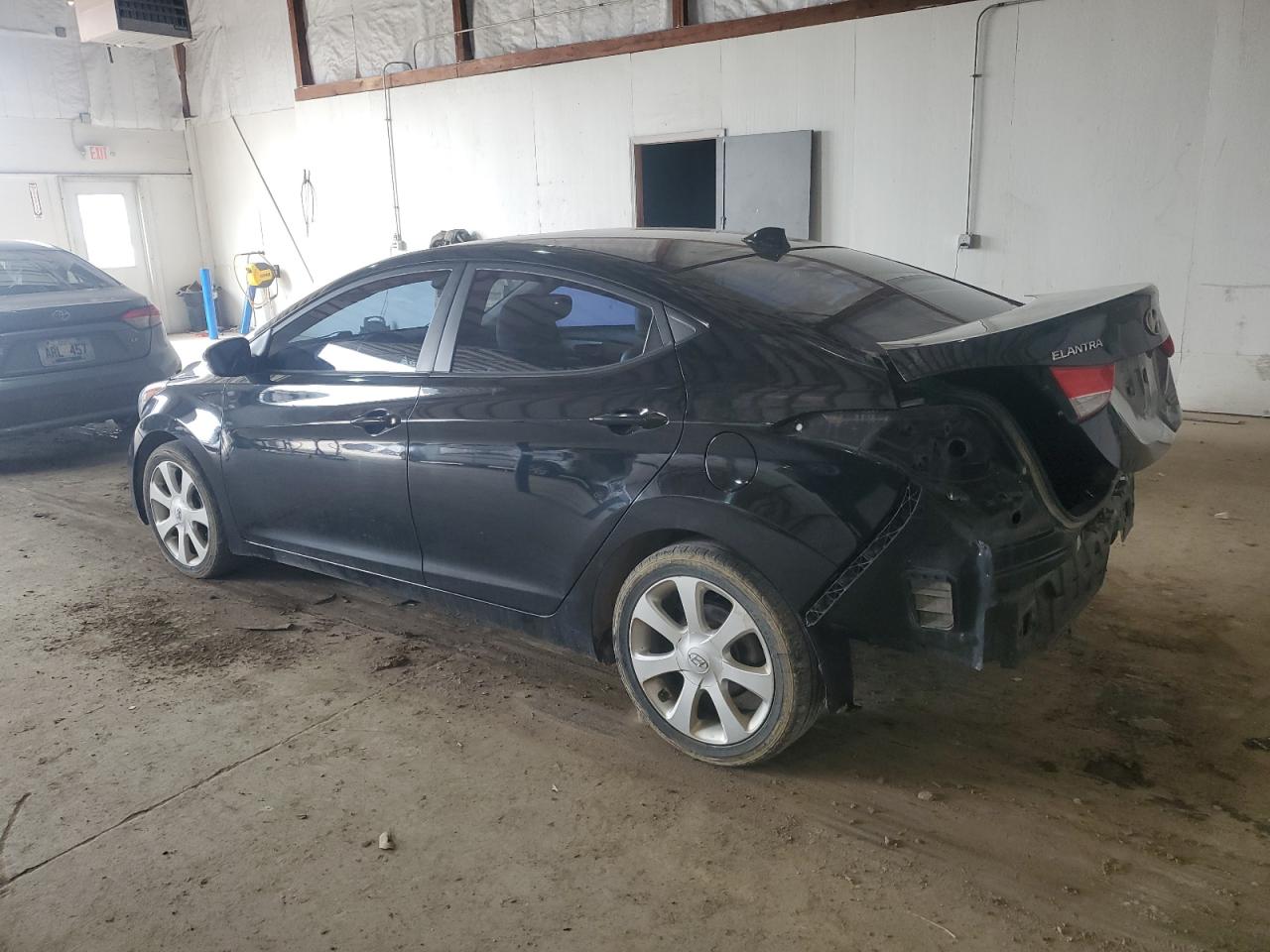 2012 Hyundai Elantra - Image 2