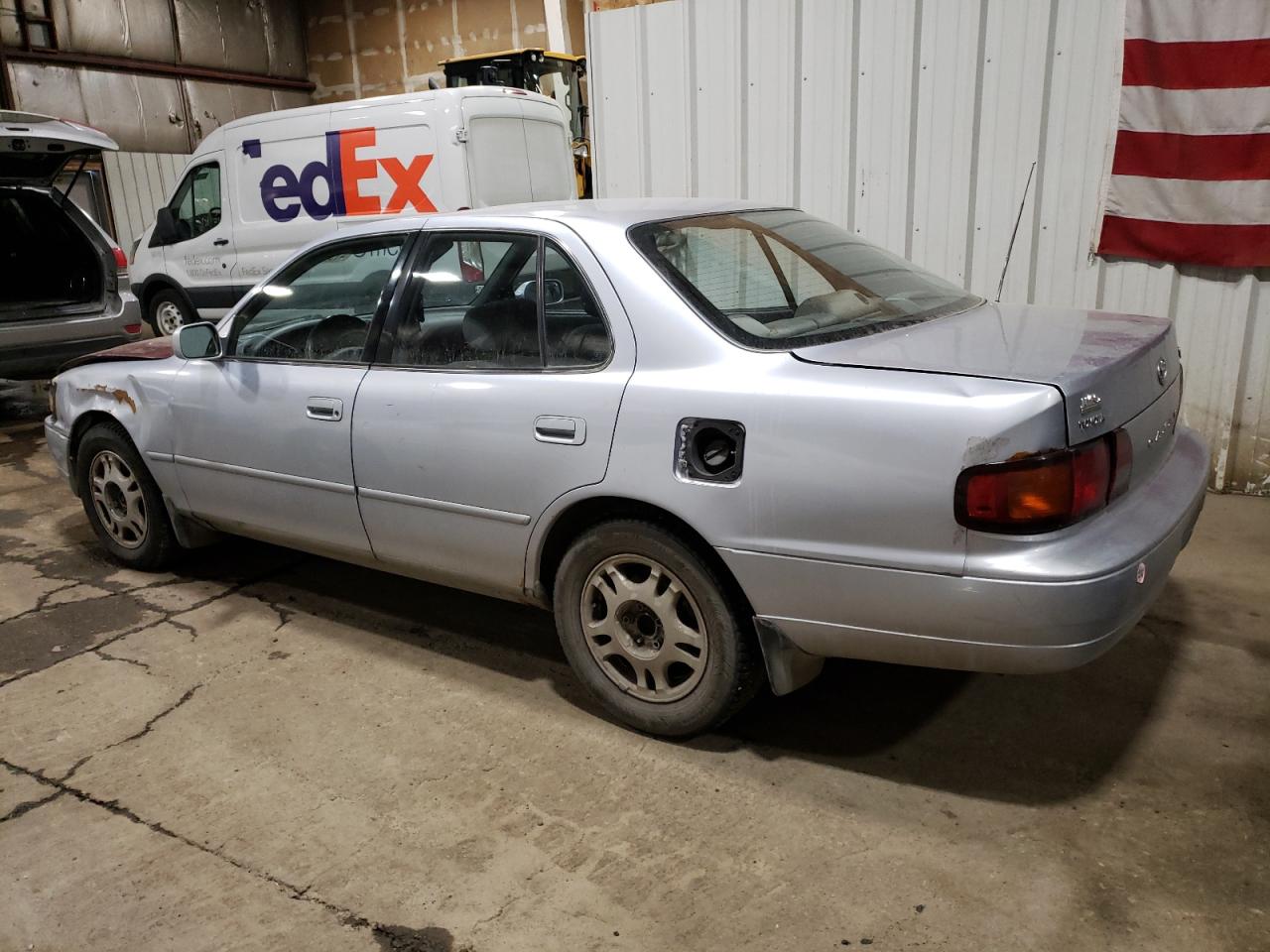 1995 Toyota Camry - Image 2
