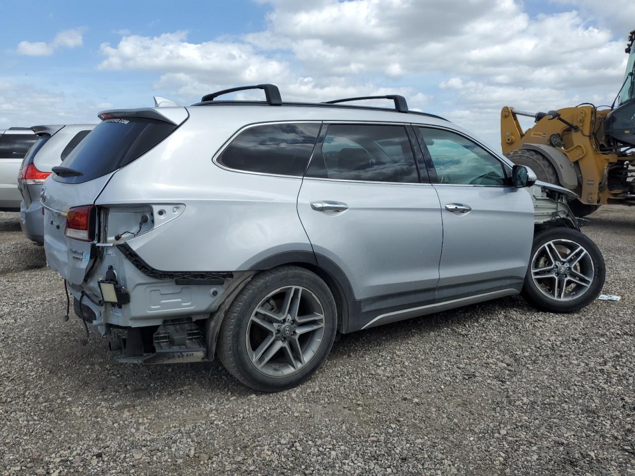 2017 Hyundai Santa Fe - Image 3