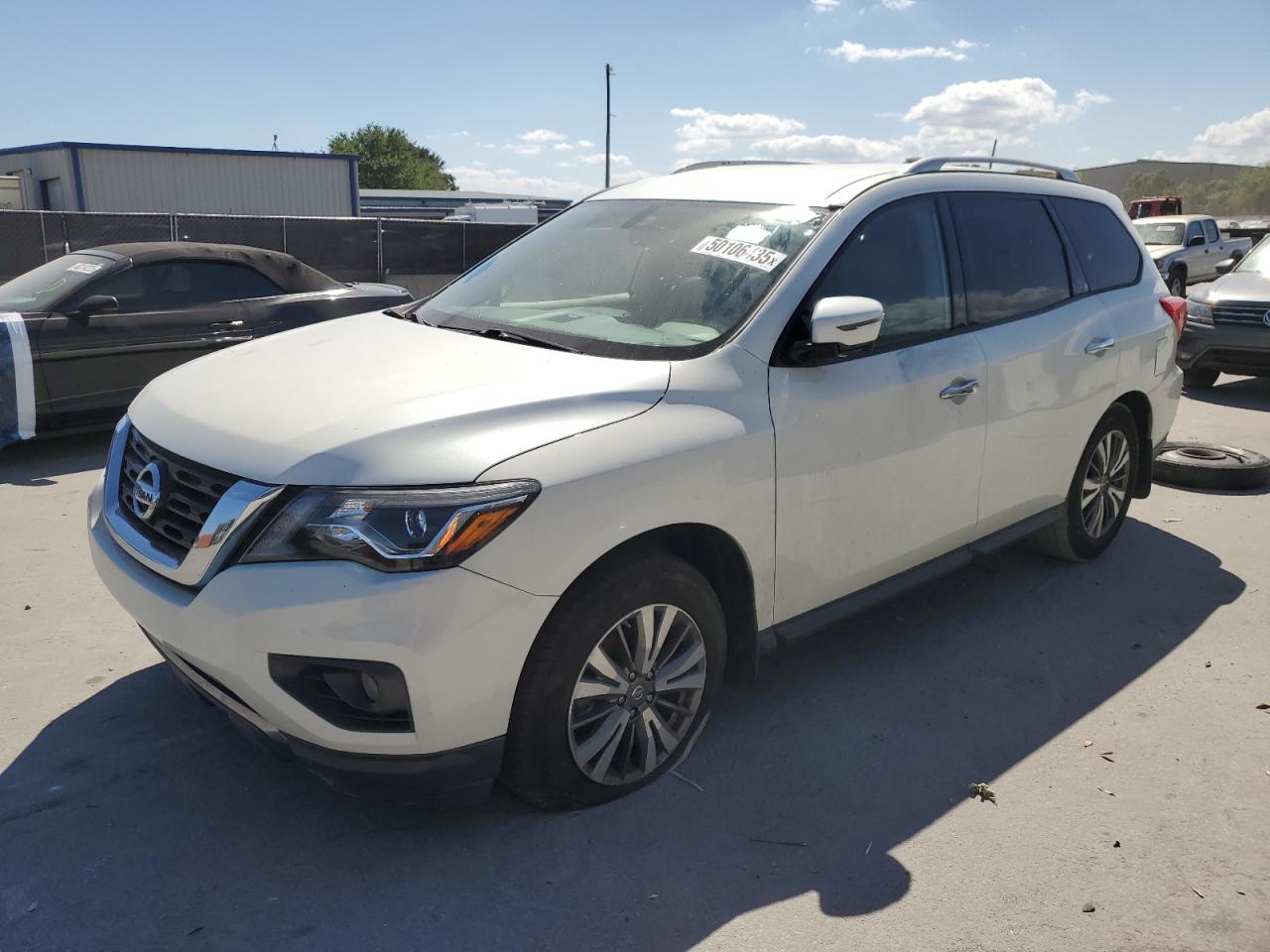 2017 Nissan Pathfinder S for Sale in Orlando, FL - Minor Dent/Scratches