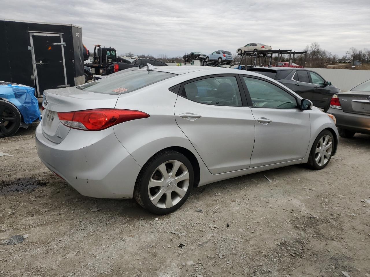 2011 Hyundai Elantra - Image 3