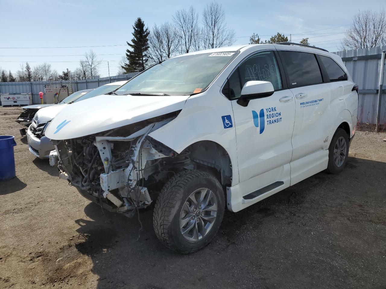 2022 Toyota Sienna Le for Sale in Bowmanville, ON - Front End