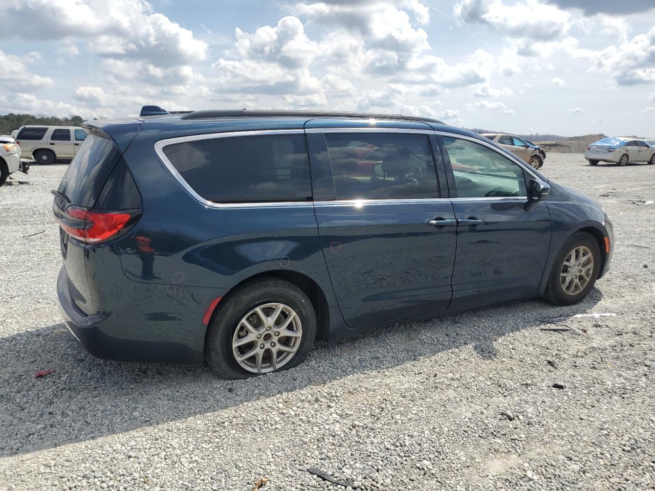 2022 Chrysler Pacifica - Image 3