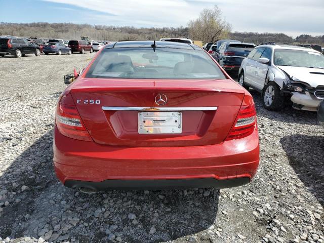  MERCEDES-BENZ C-CLASS 2014 Червоний