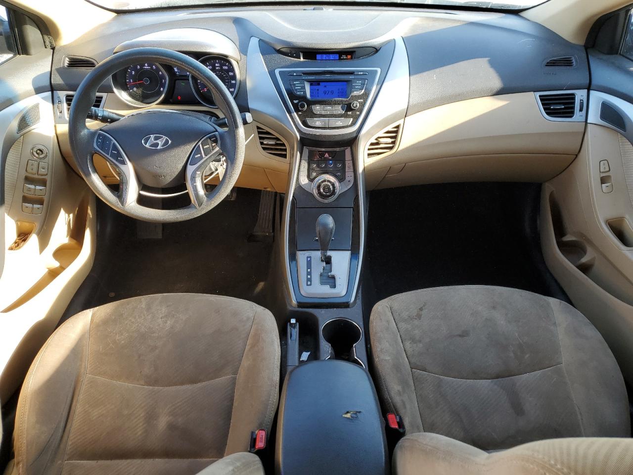 2013 Hyundai Elantra - Image 8