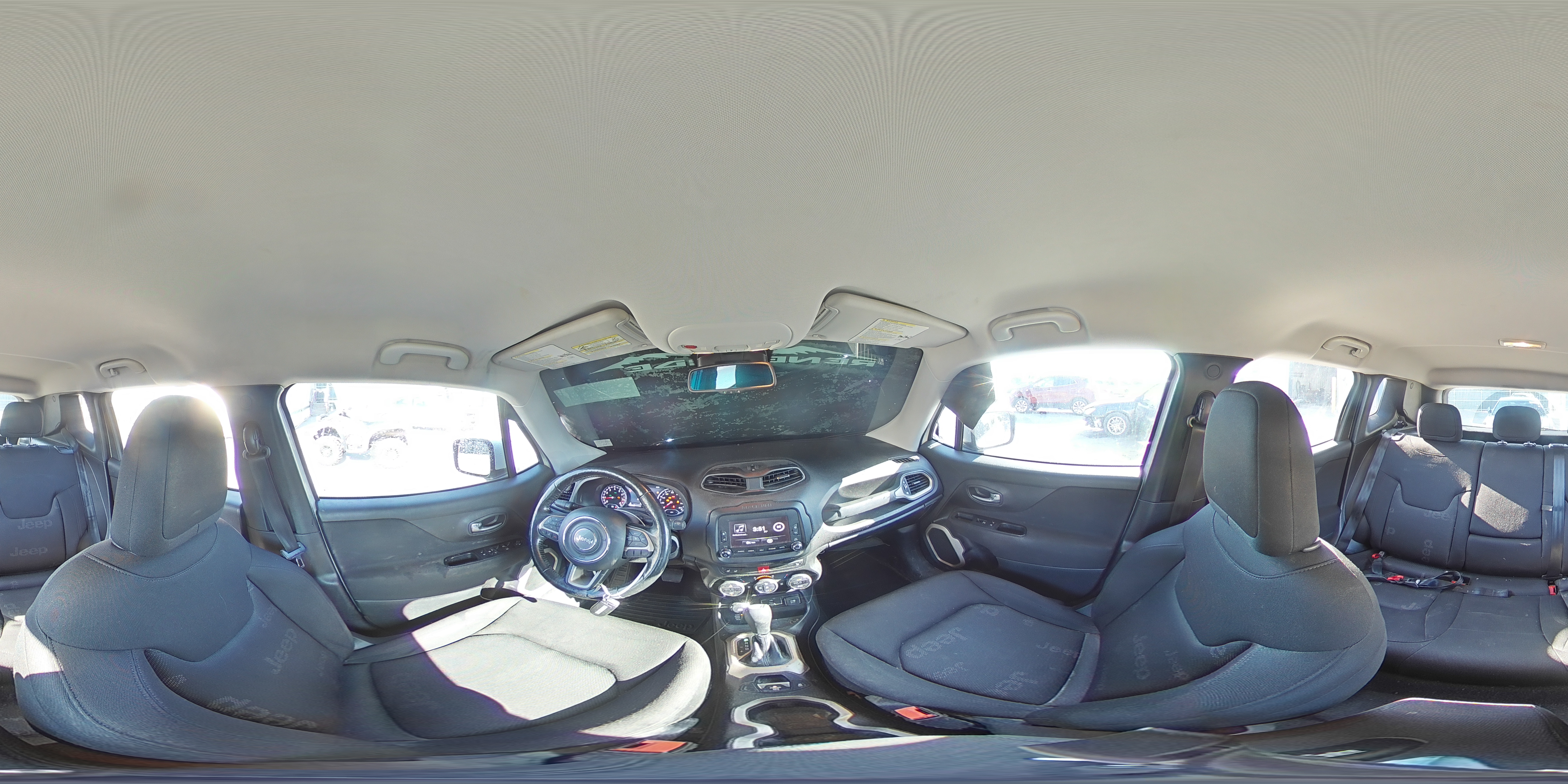 2017 Jeep Renegade - Image 15