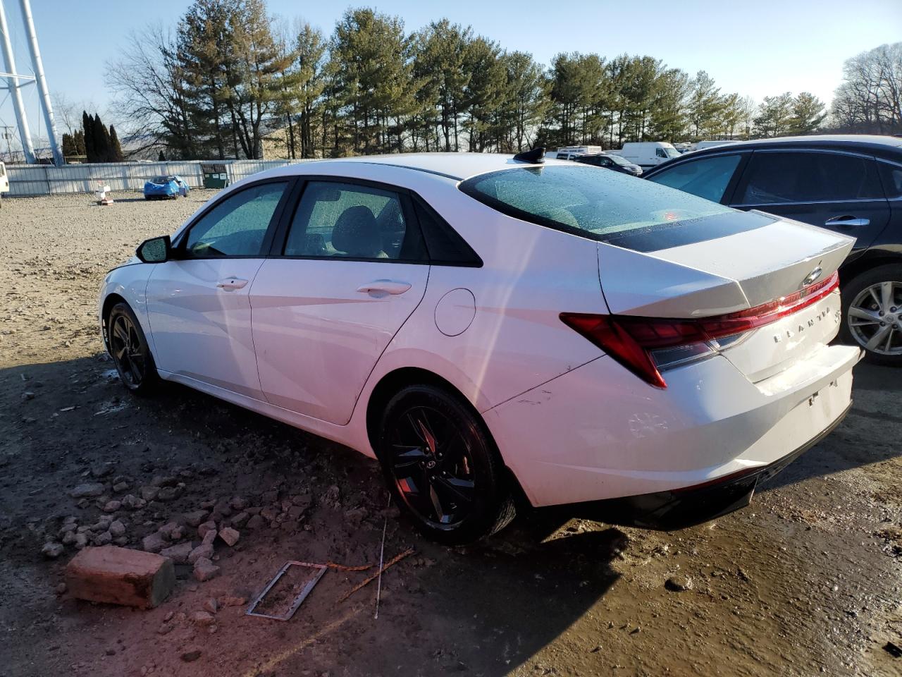 2023 Hyundai Elantra - Image 2