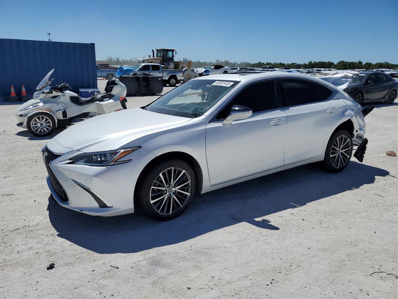 2023 Lexus ES - Image 1