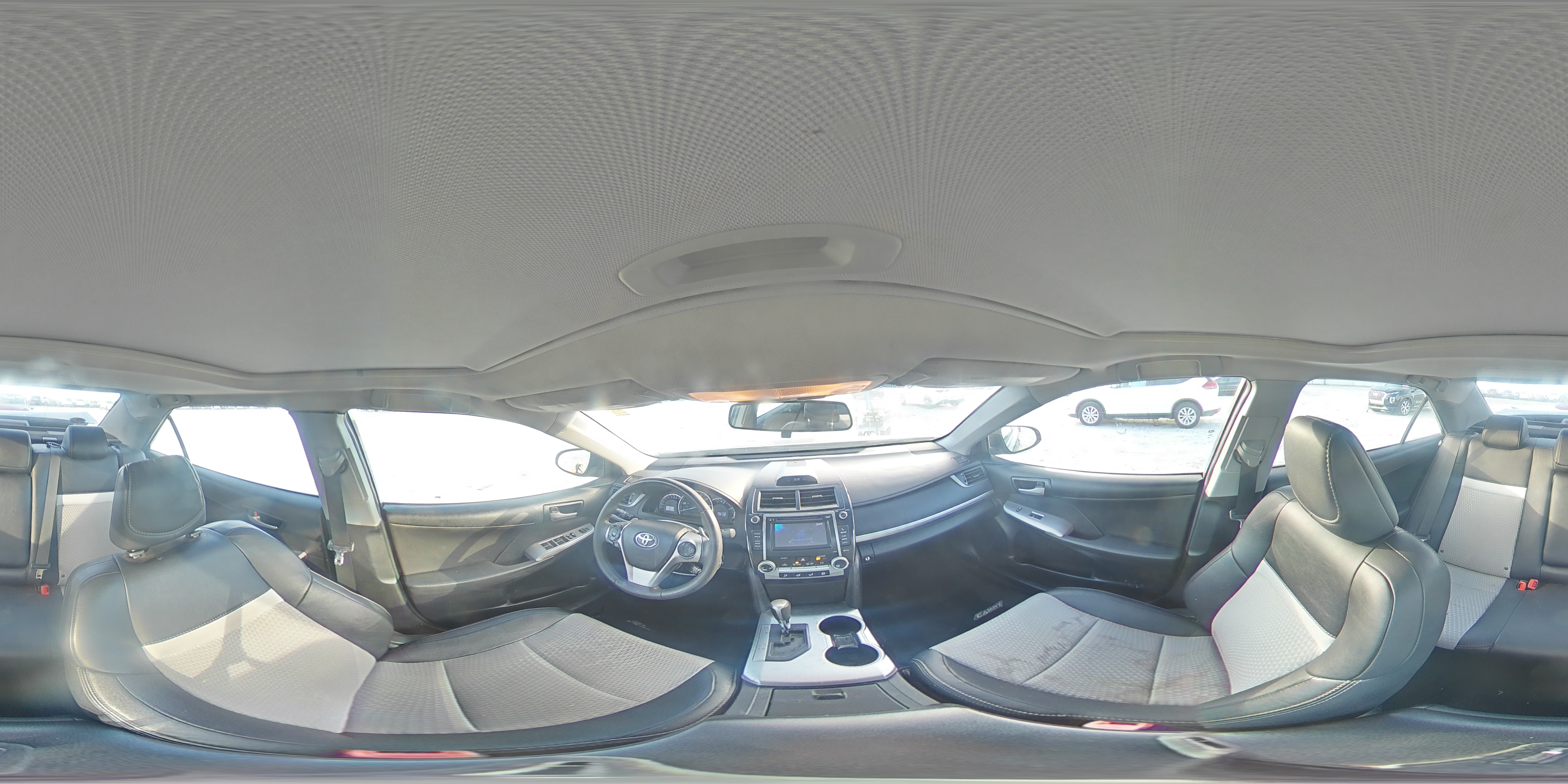 2014 Toyota Camry - Image 13