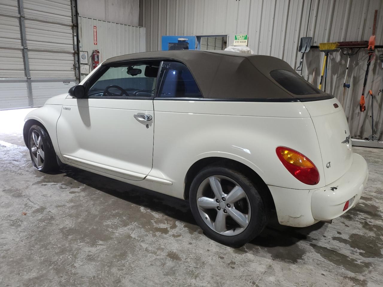 2005 Chrysler PT Cruiser - Image 2