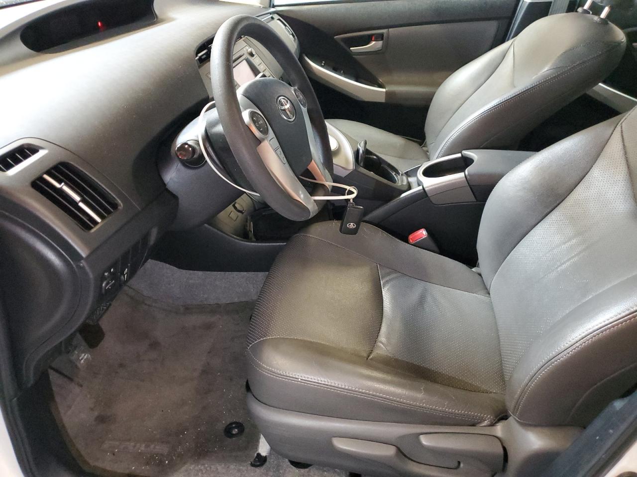 2013 Toyota Prius - Image 7