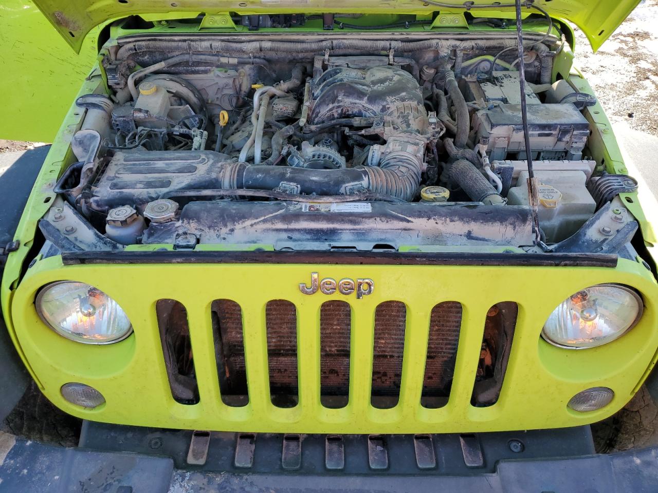 2016 Jeep Wrangler - Image 11