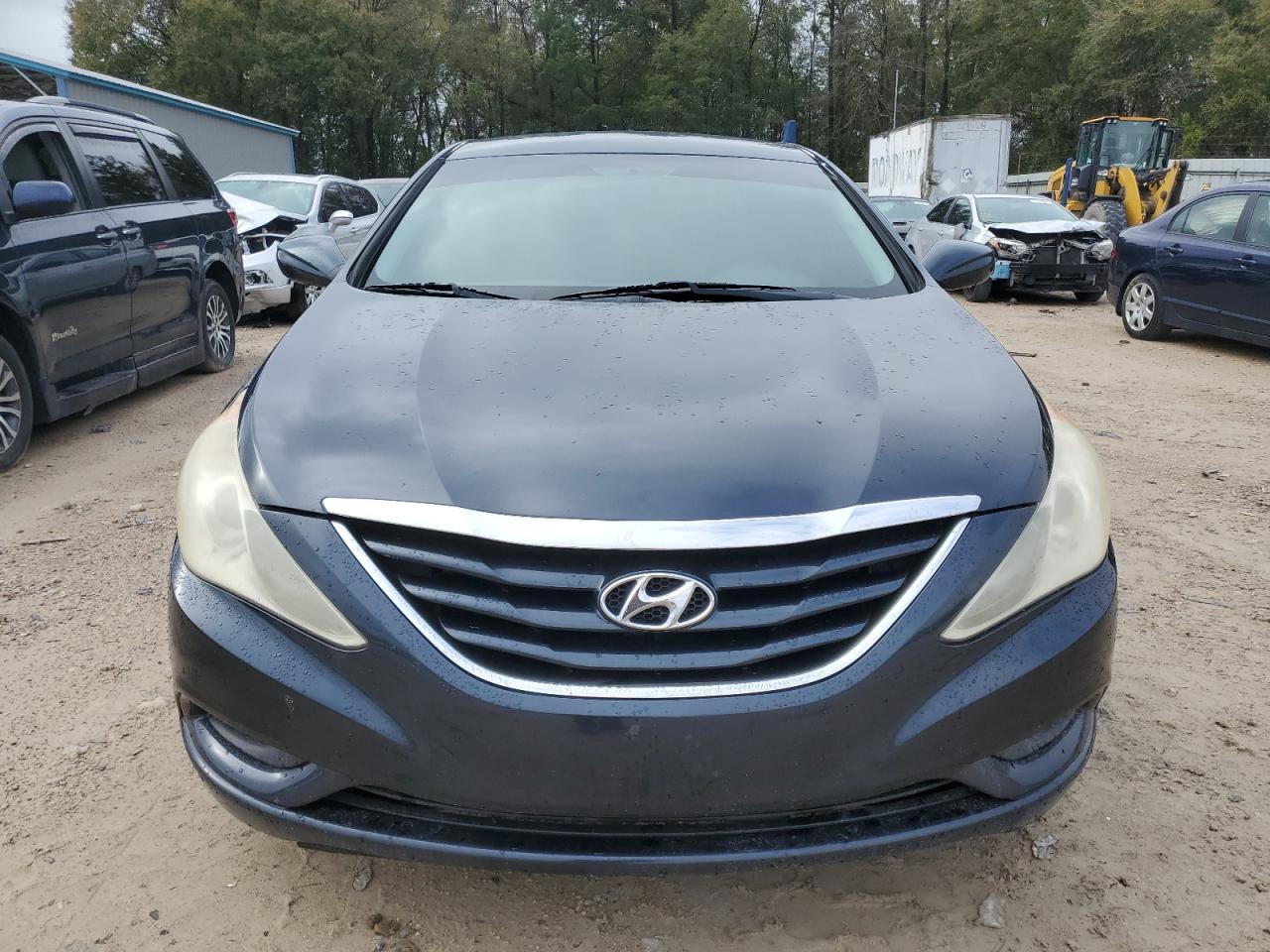 2011 Hyundai Sonata - Image 5