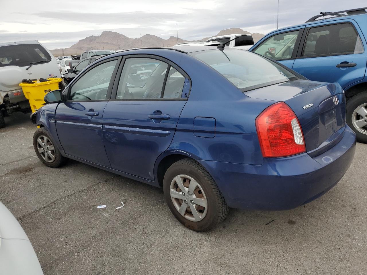 2009 Hyundai Accent - Image 2