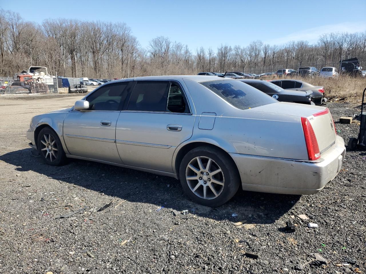 2006 Cadillac DTS - Image 2