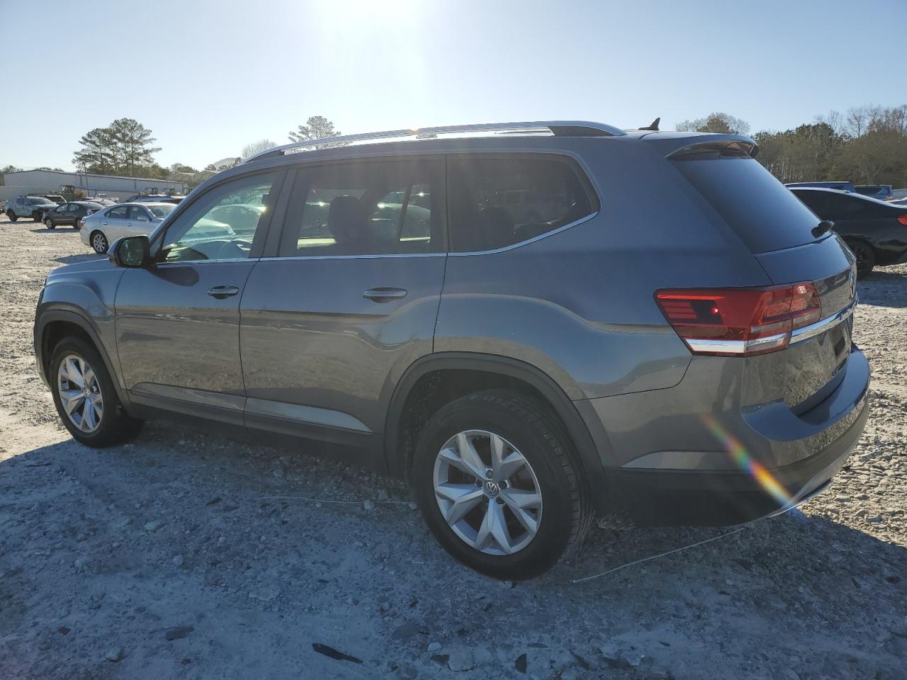2018 Volkswagen Atlas - Image 2