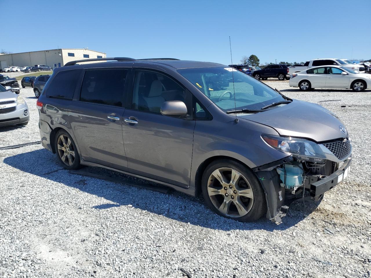 2013 Toyota Sienna - Image 4