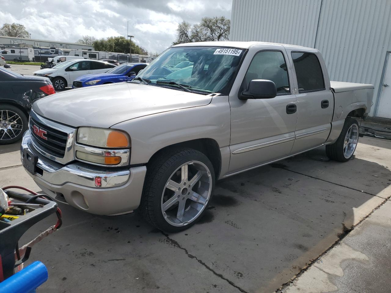 2005 GMC Sierra - Image 1