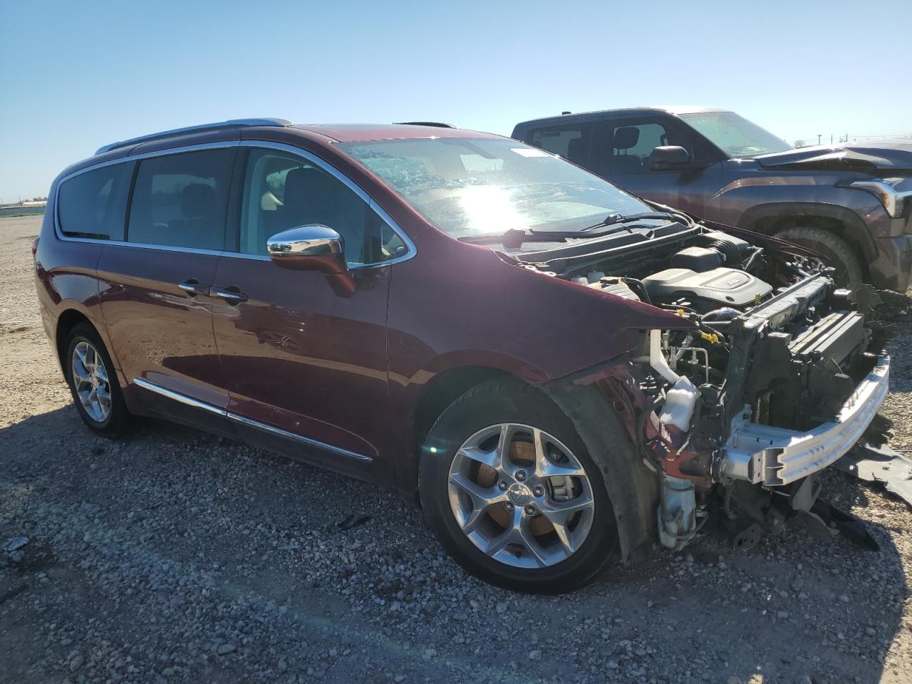 2018 Chrysler Pacifica - Image 4