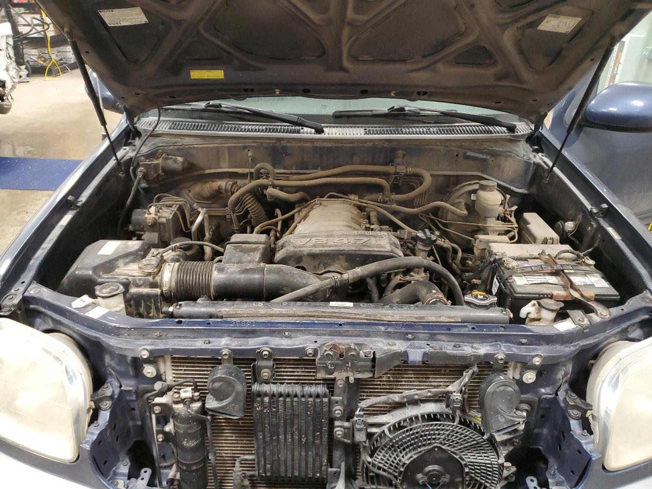 2004 Toyota Sequoia - Image 11