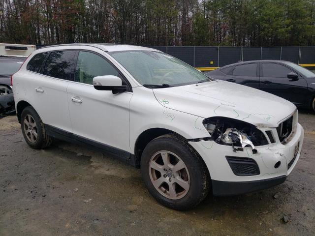 Паркетники VOLVO XC60 2012 Белы