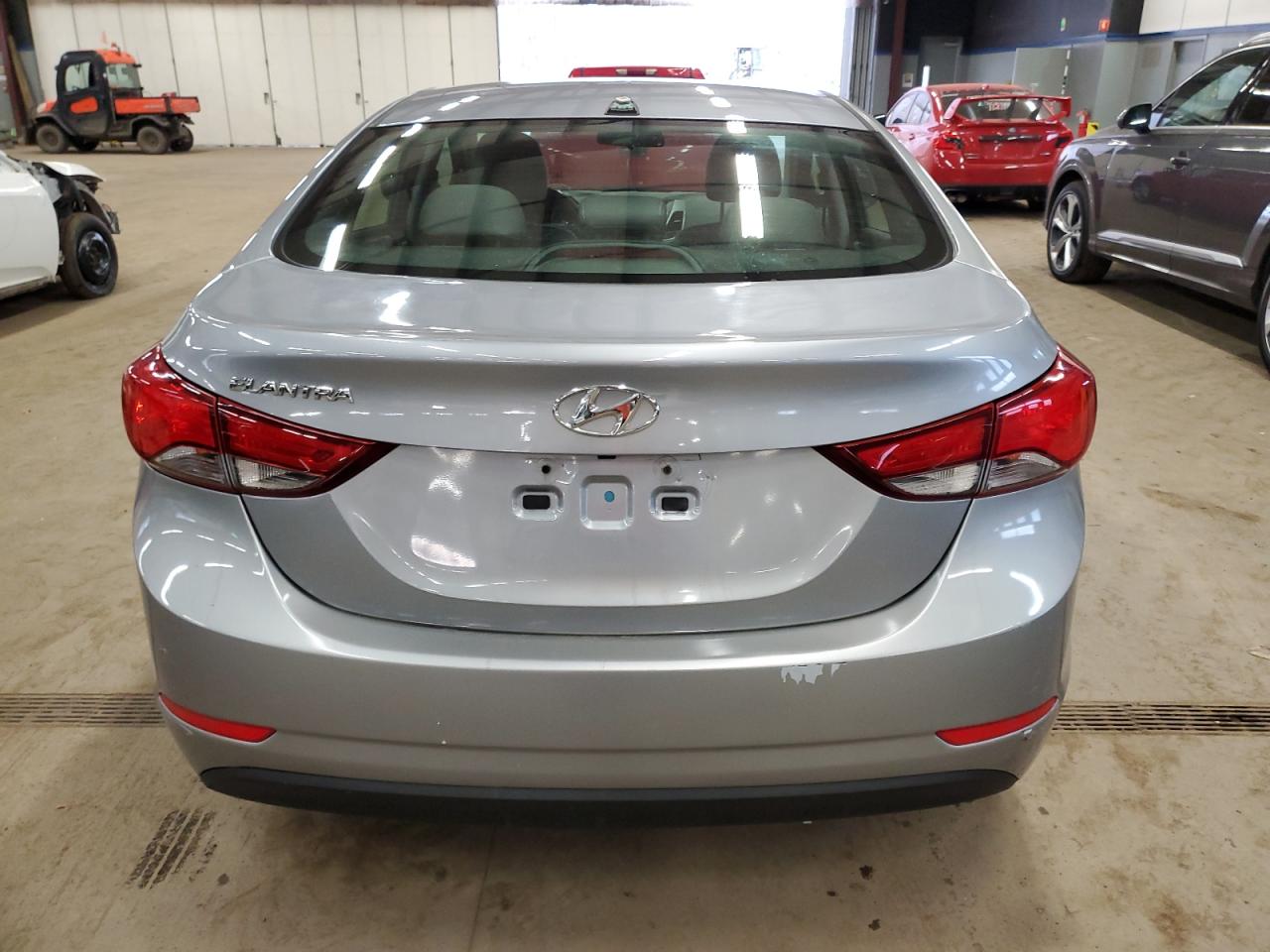 2016 Hyundai Elantra - Image 6