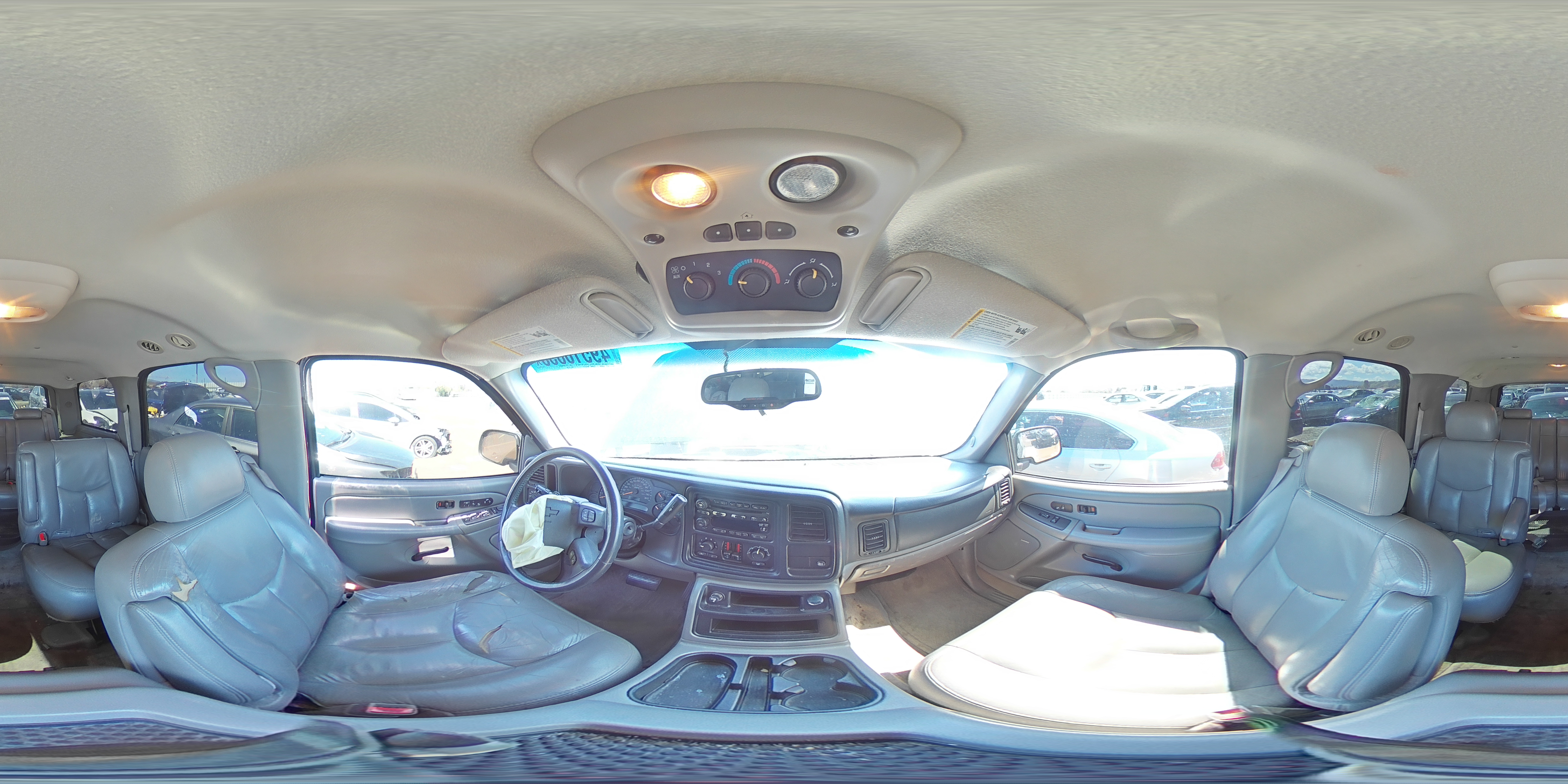 2005 Chevrolet Tahoe - Image 13