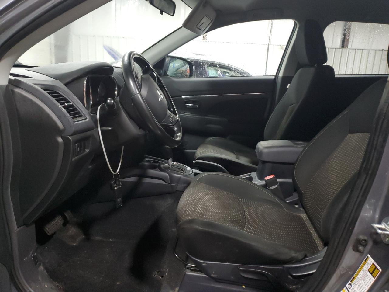 2016 Mitsubishi Outlander - Image 7