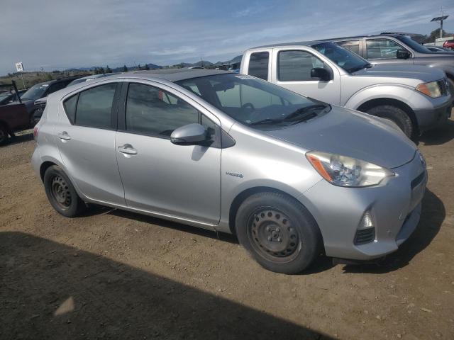  TOYOTA PRIUS 2013 Серебристый