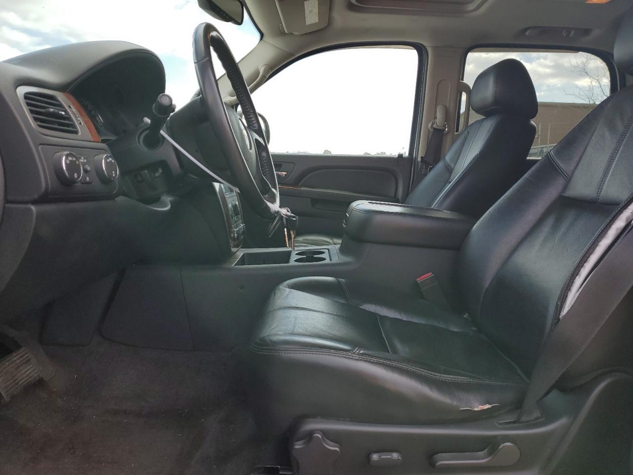 2010 Chevrolet Tahoe - Image 7