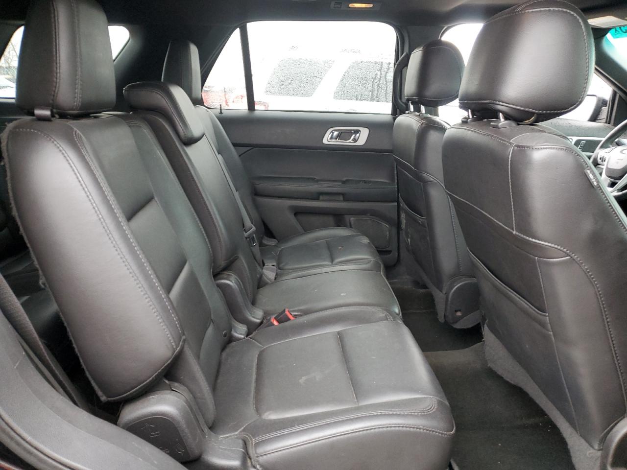 2015 Ford Explorer - Image 11
