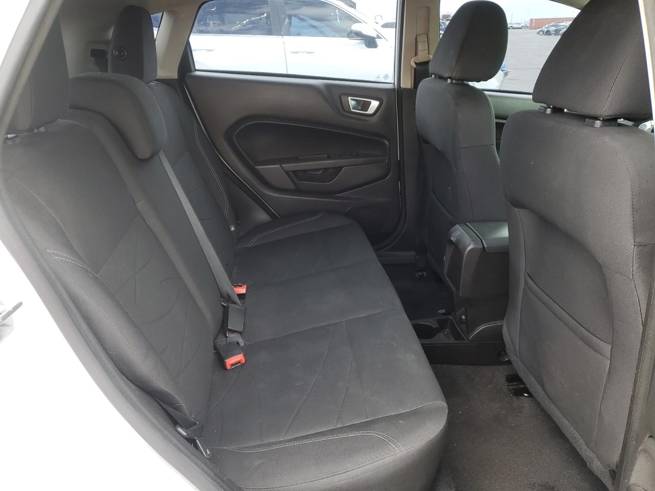 2015 Ford Fiesta - Image 10