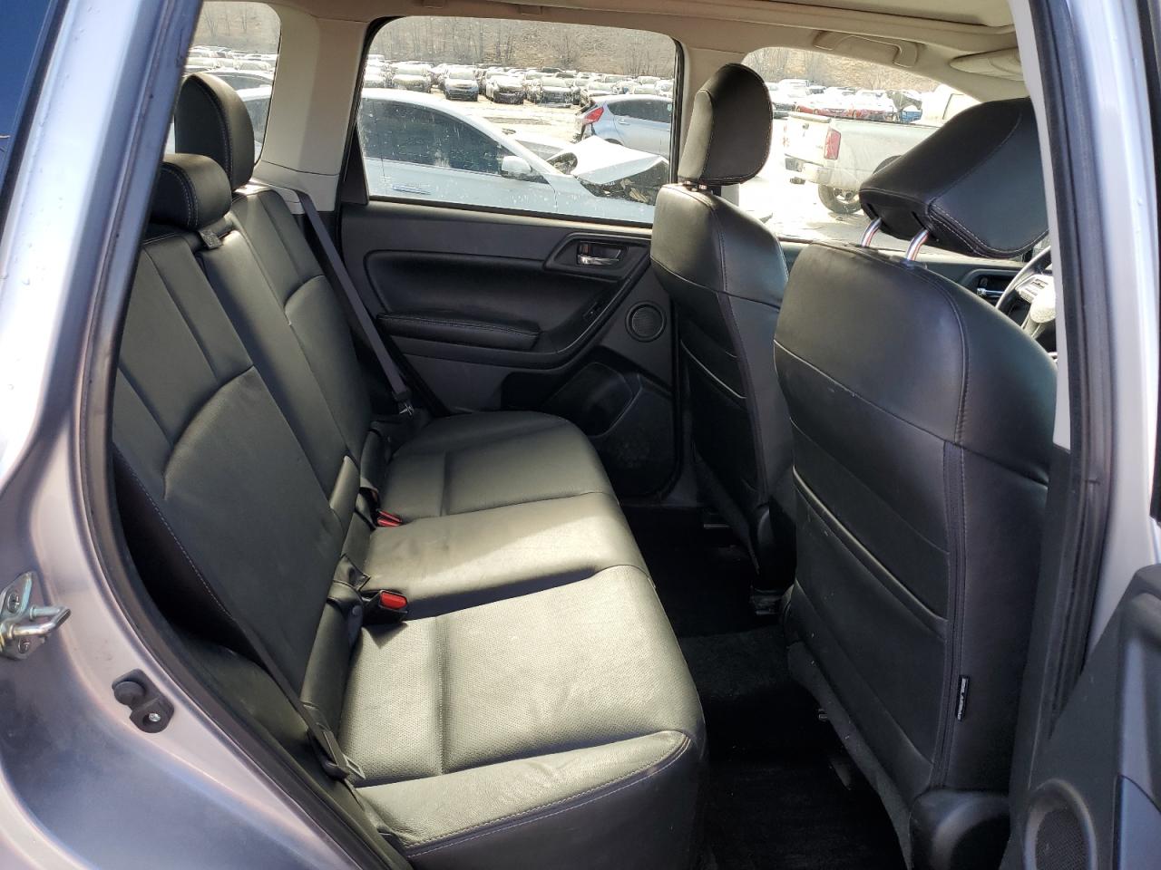 2015 Subaru Forester - Image 11