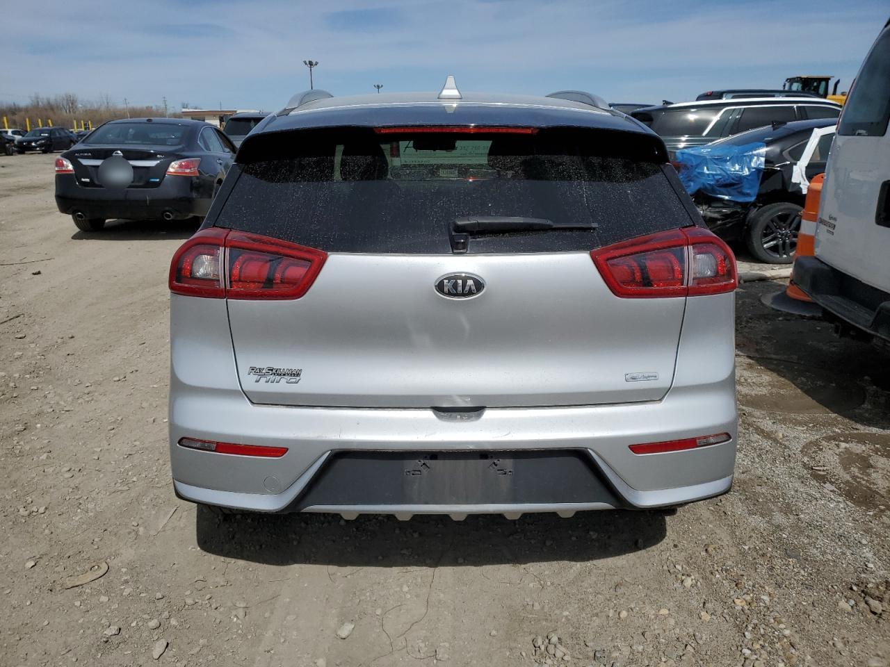 KNDCC3LC1H5068740 2017 Kia Niro Ex