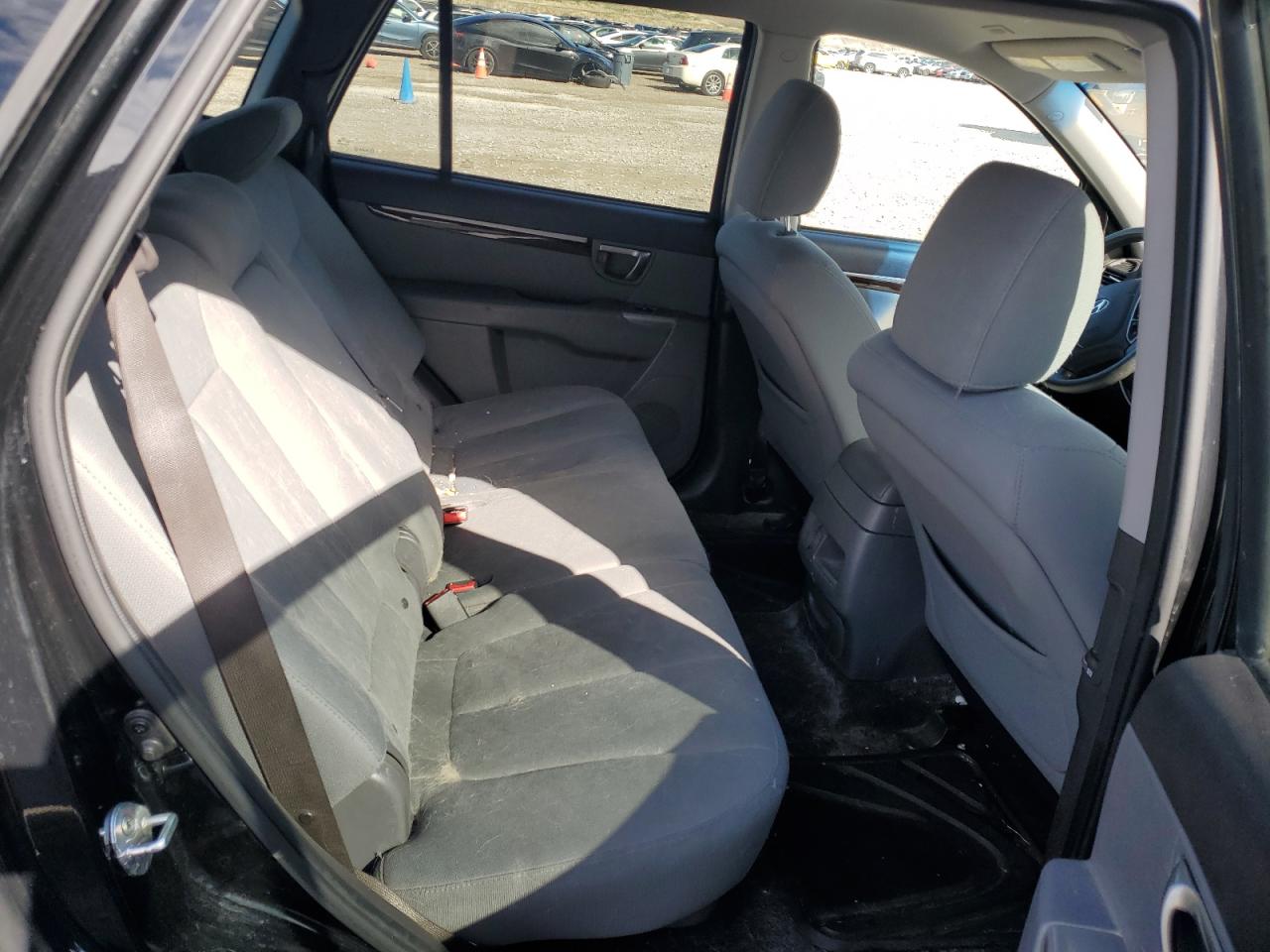 2012 Hyundai Santa Fe - Image 10