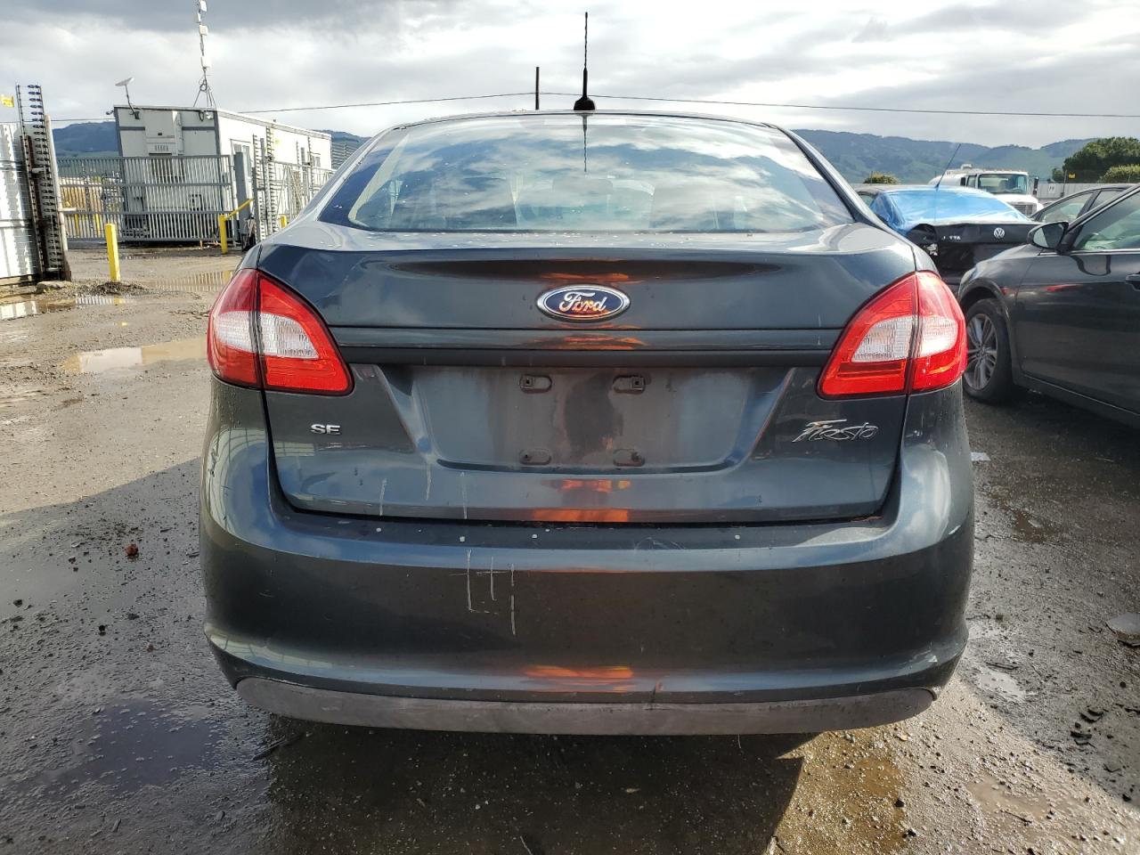 2011 Ford Fiesta - Image 6