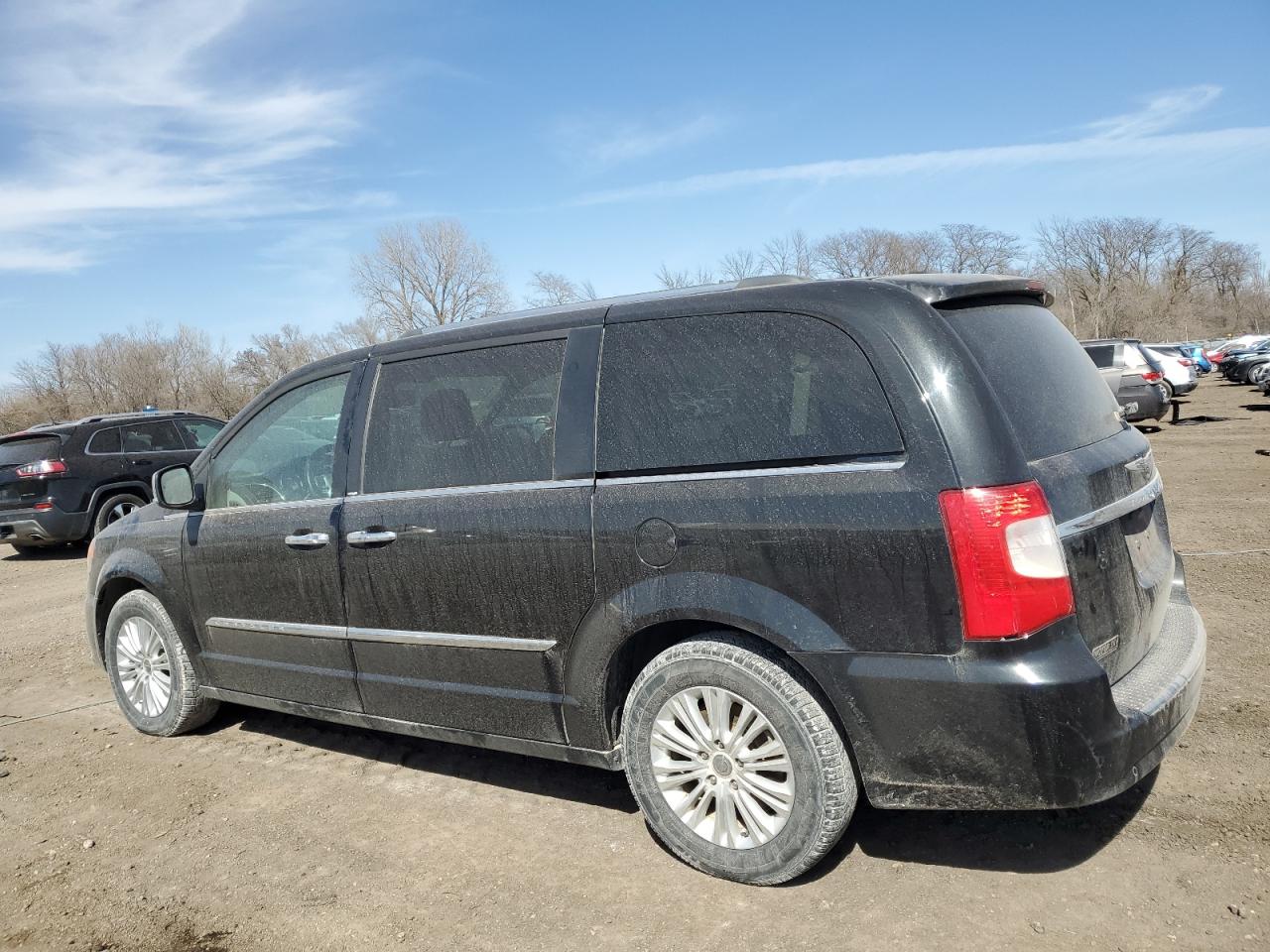 2013 Chrysler Town & Country - Image 2