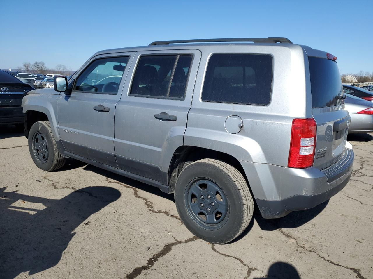 2016 Jeep Liberty (Patriot) - Image 2