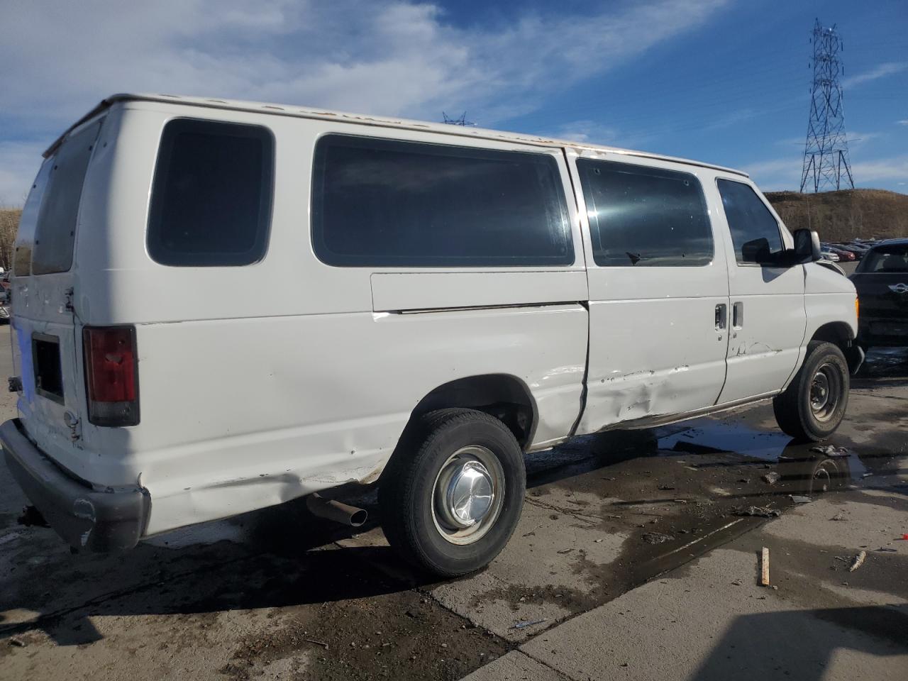 2005 Ford Econoline - Image 3