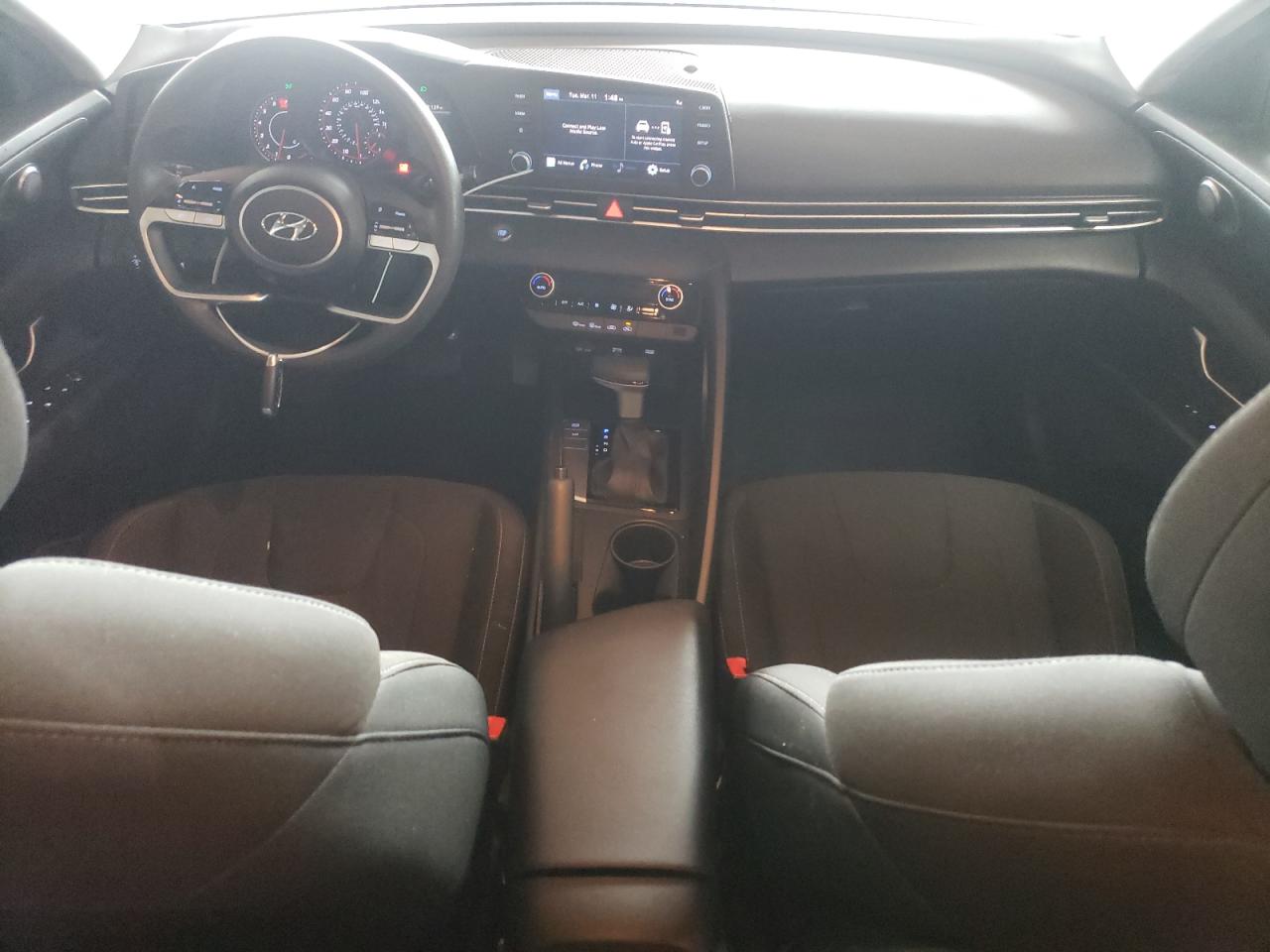 2022 Hyundai Elantra - Image 8
