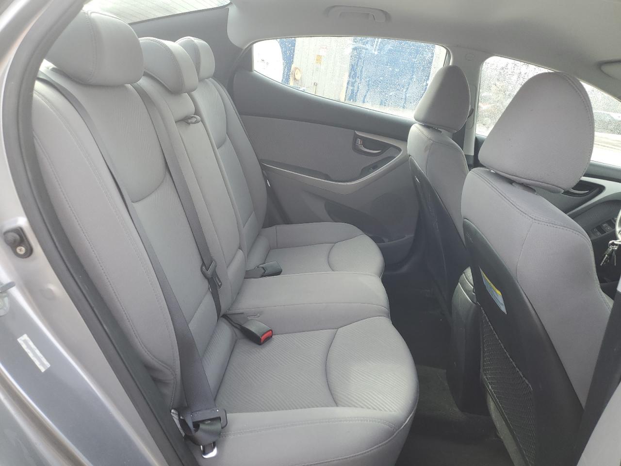 2013 Hyundai Elantra - Image 11