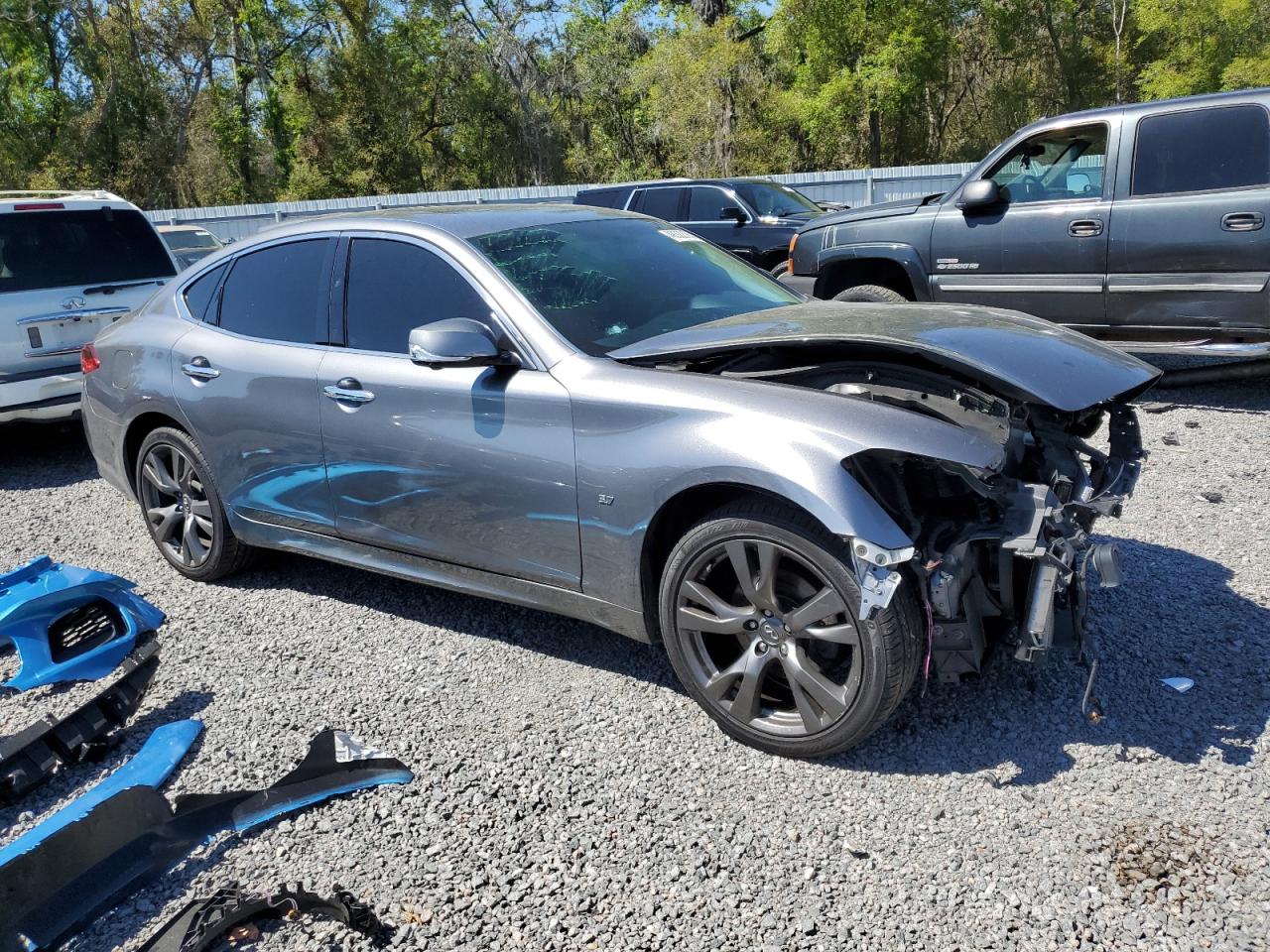 2015 Infiniti Q70 - Image 4